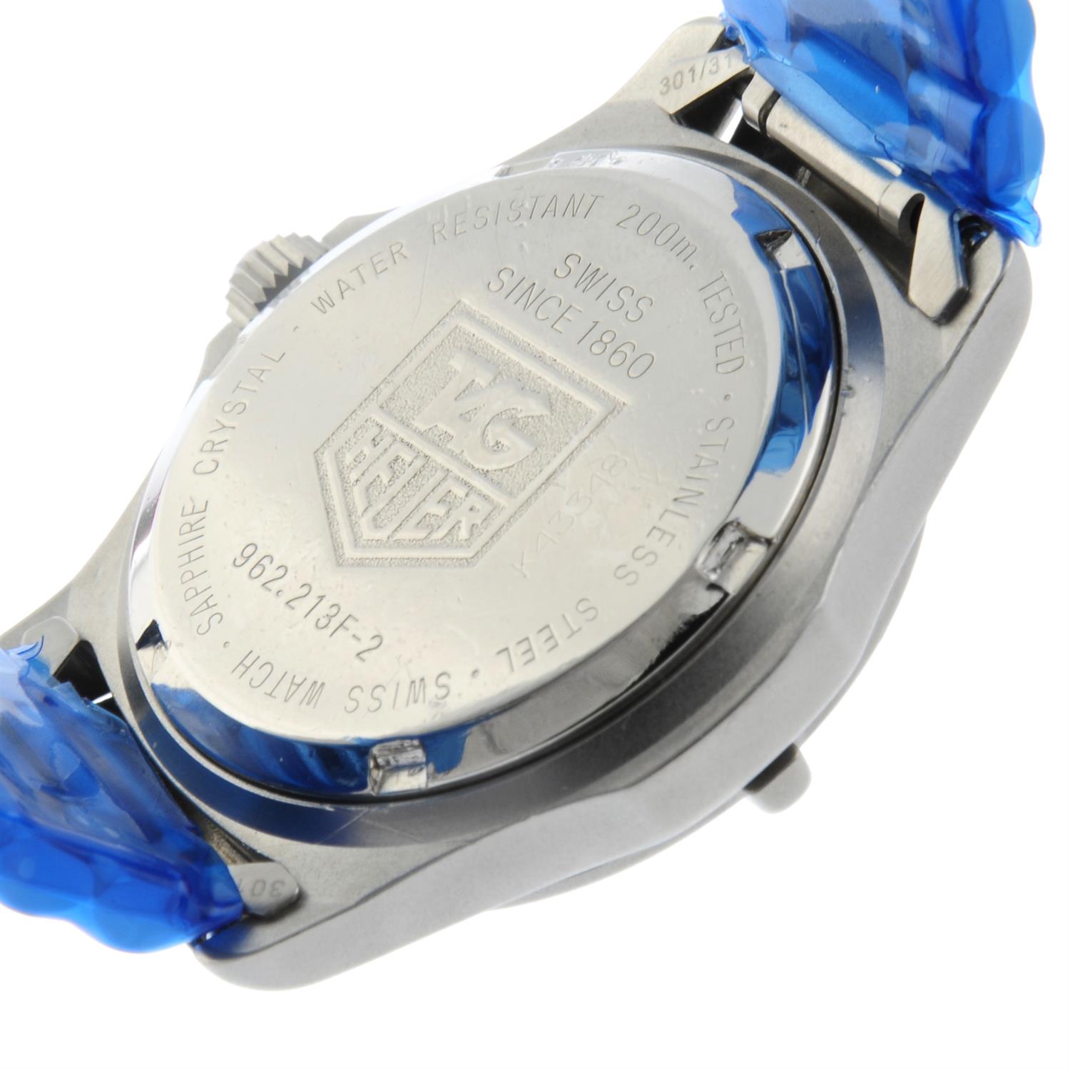 TAG HEUER - a stainless steel 2000 Series bracelet watch, 33mm. - Image 4 of 4