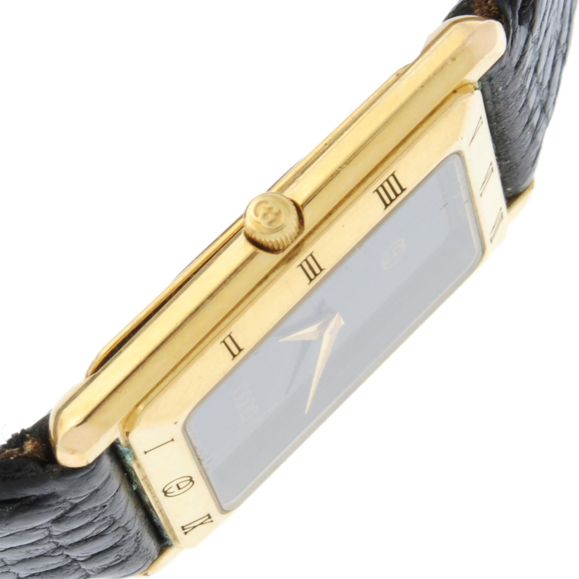 GUCCI - a gold plated 4200FM wrist watch, 24x26mm. - Image 3 of 4