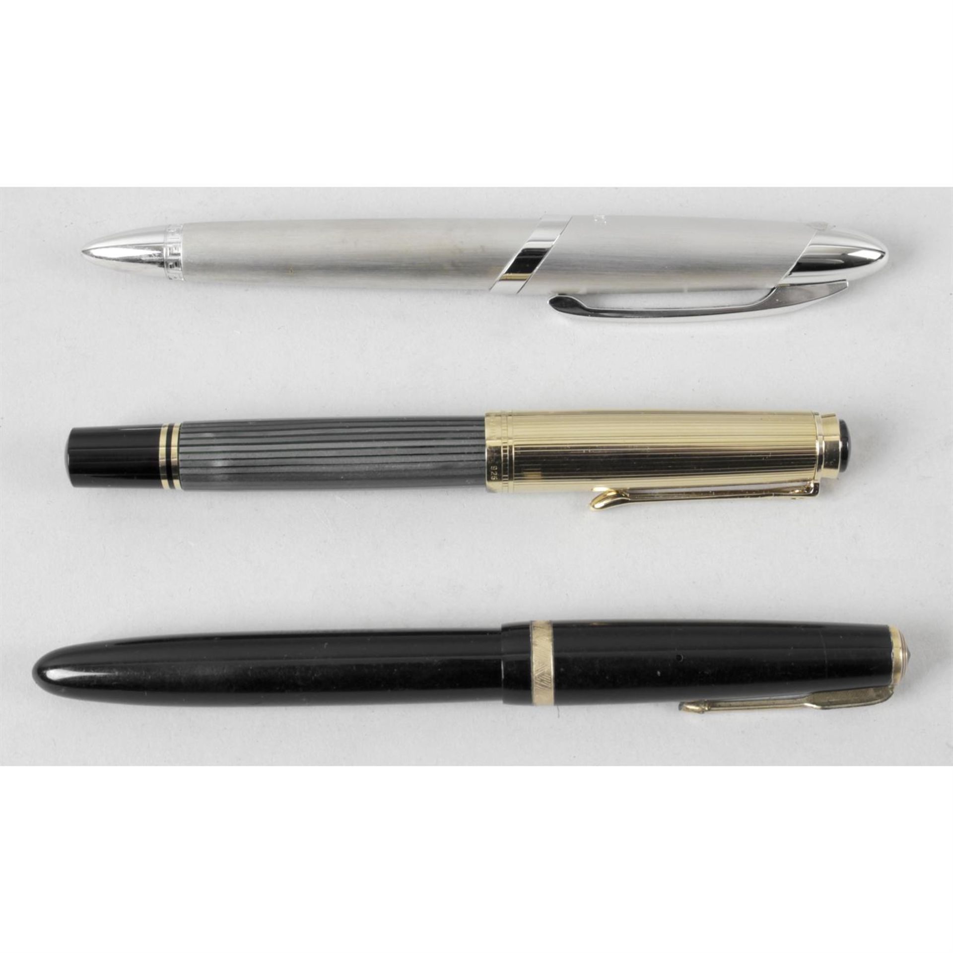 A mixed selection of assorted pens, to include Pelikan, Waterman and Parker examples. (4)