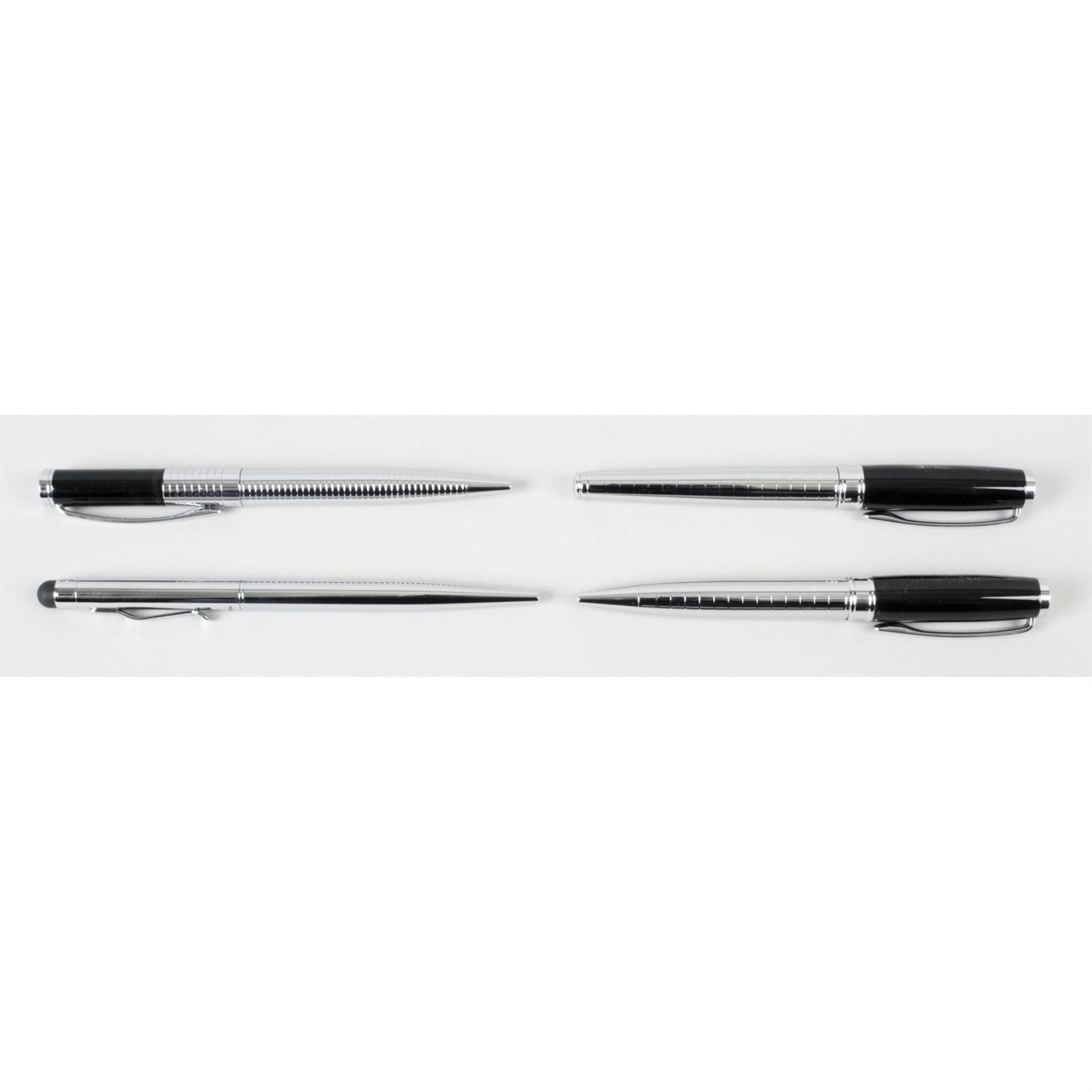 A Montblanc Meisterstuck rollerball pen, together with a selection of assorted Stratton pens. (9)