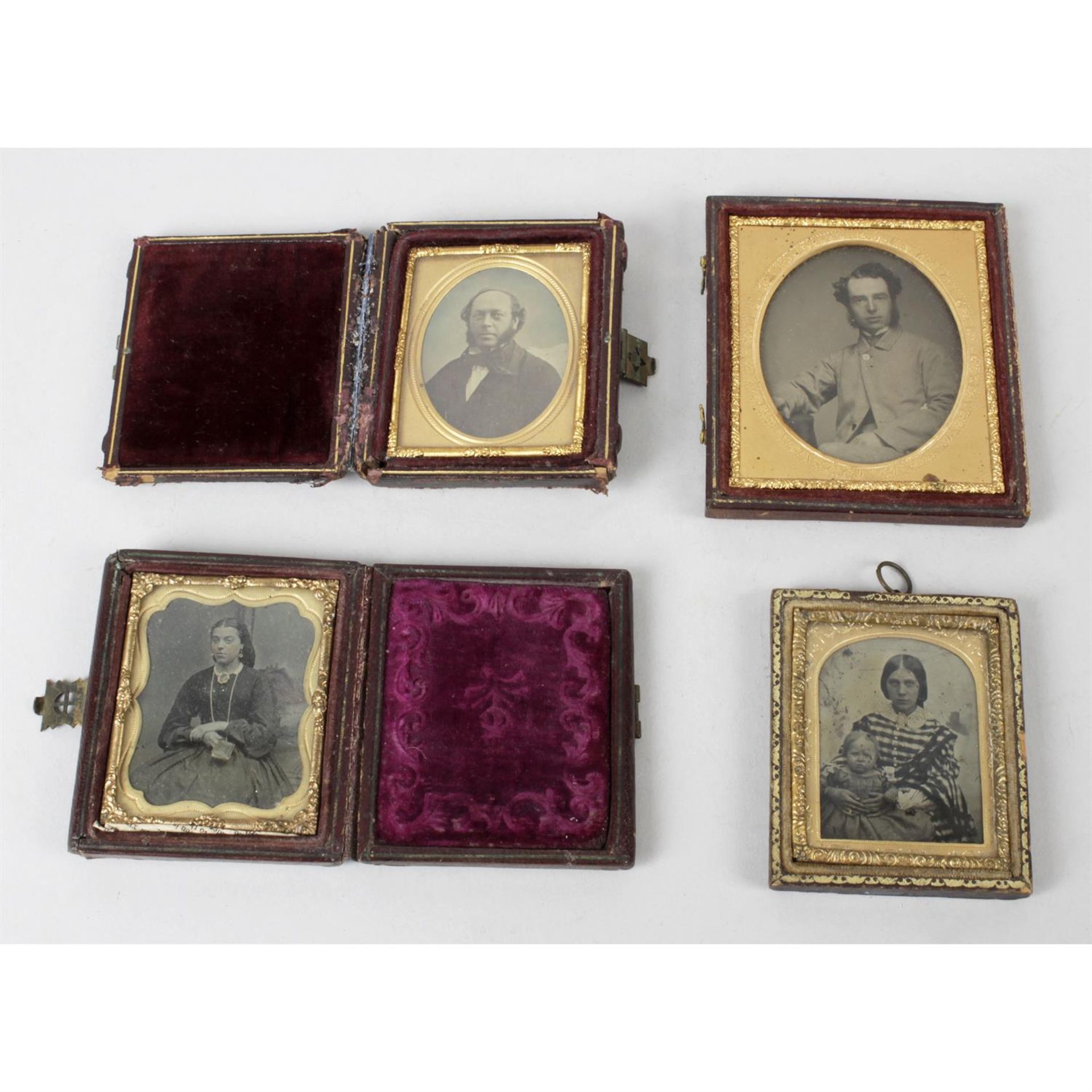 A quantity of late 19th/ early 20th century monochrome photographic portraits, etc.