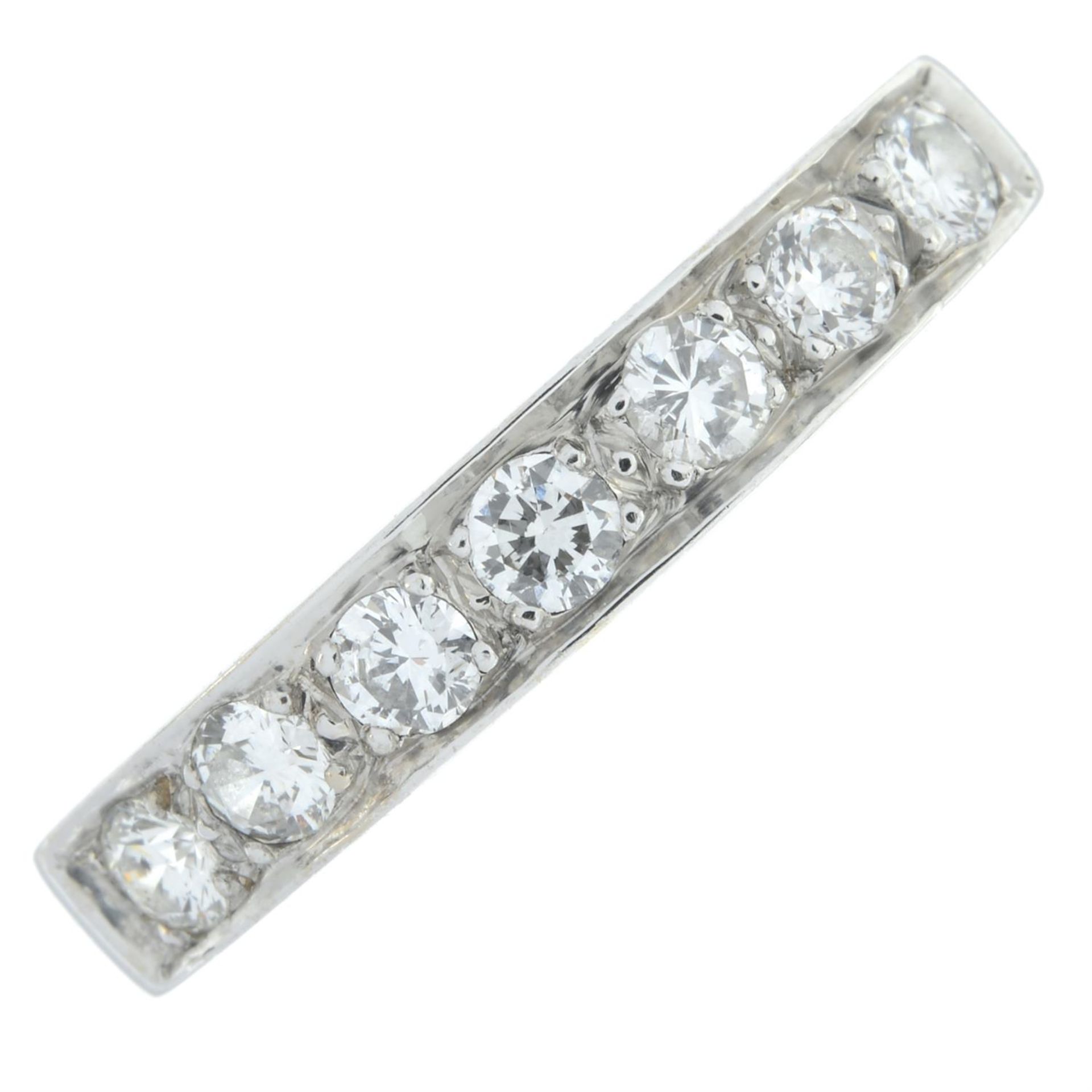 An 18ct gold brilliant-cut diamond half eternity ring. - Bild 2 aus 5