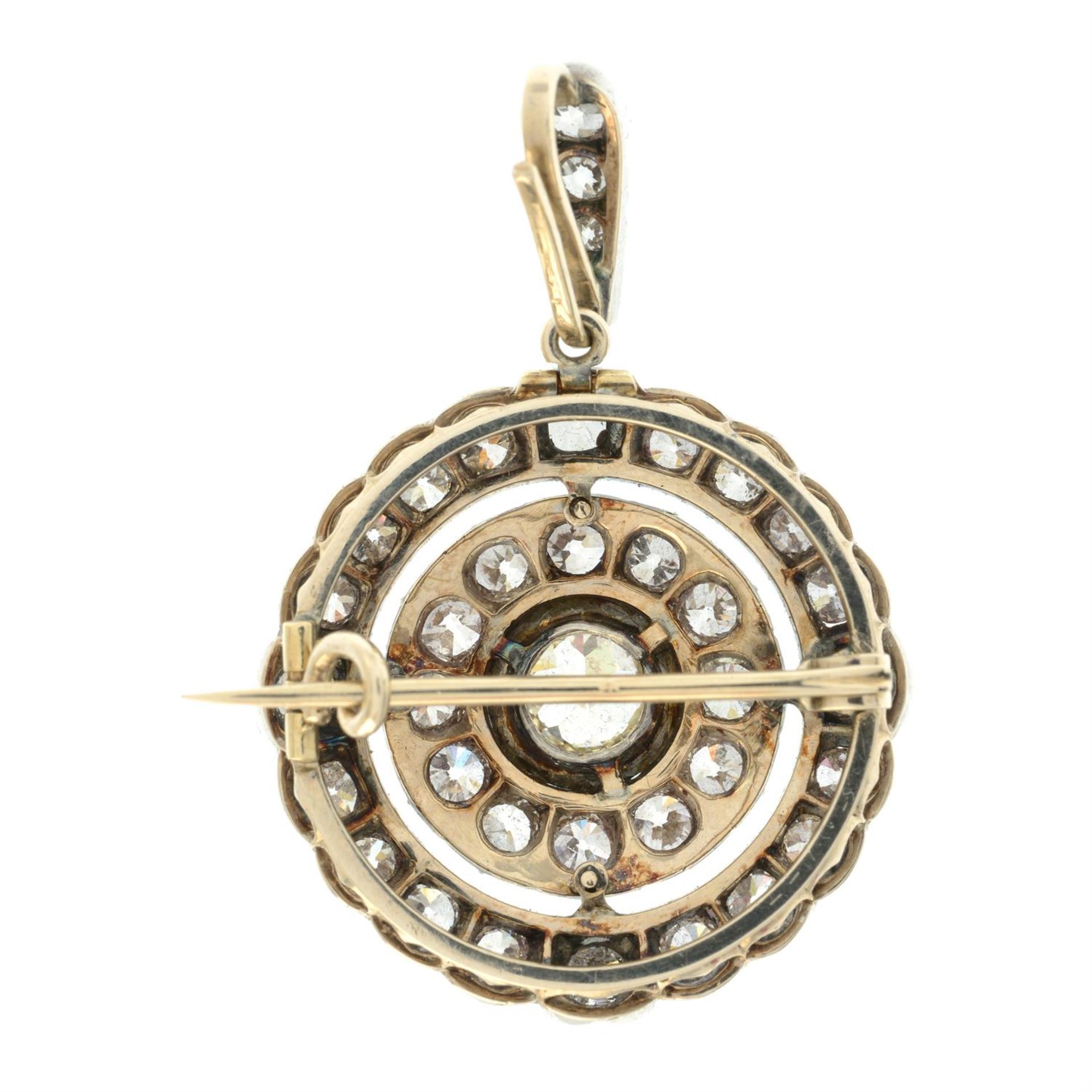 A late Victorian silver and gold old-cut diamond target pendant/brooch. - Bild 3 aus 7