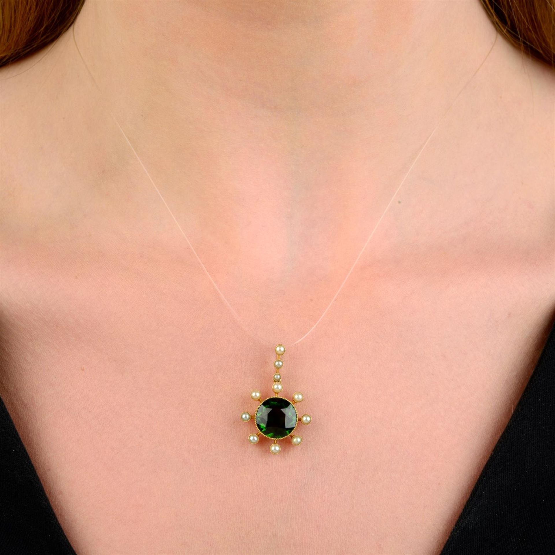 A late Victorian 15ct gold green tourmaline and split pearl pendant. - Image 4 of 4