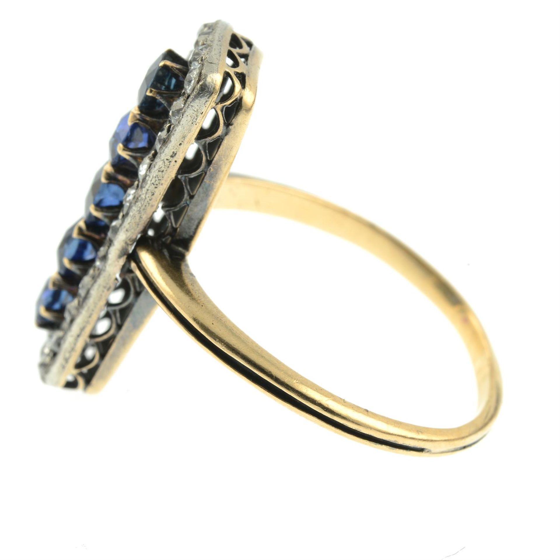 A late Victorian silver and gold sapphire and old-cut diamond ring. - Bild 3 aus 5