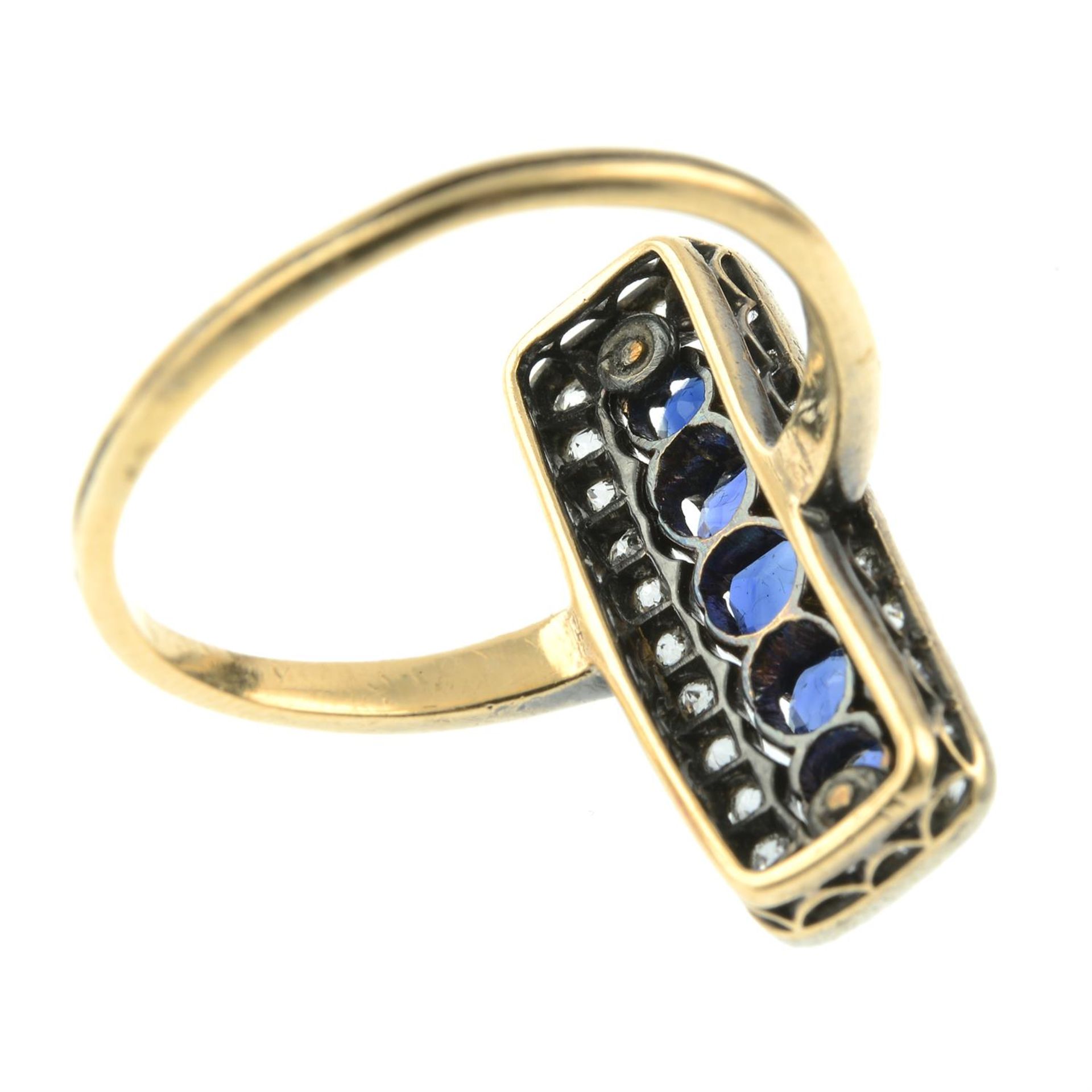 A late Victorian silver and gold sapphire and old-cut diamond ring. - Bild 4 aus 5