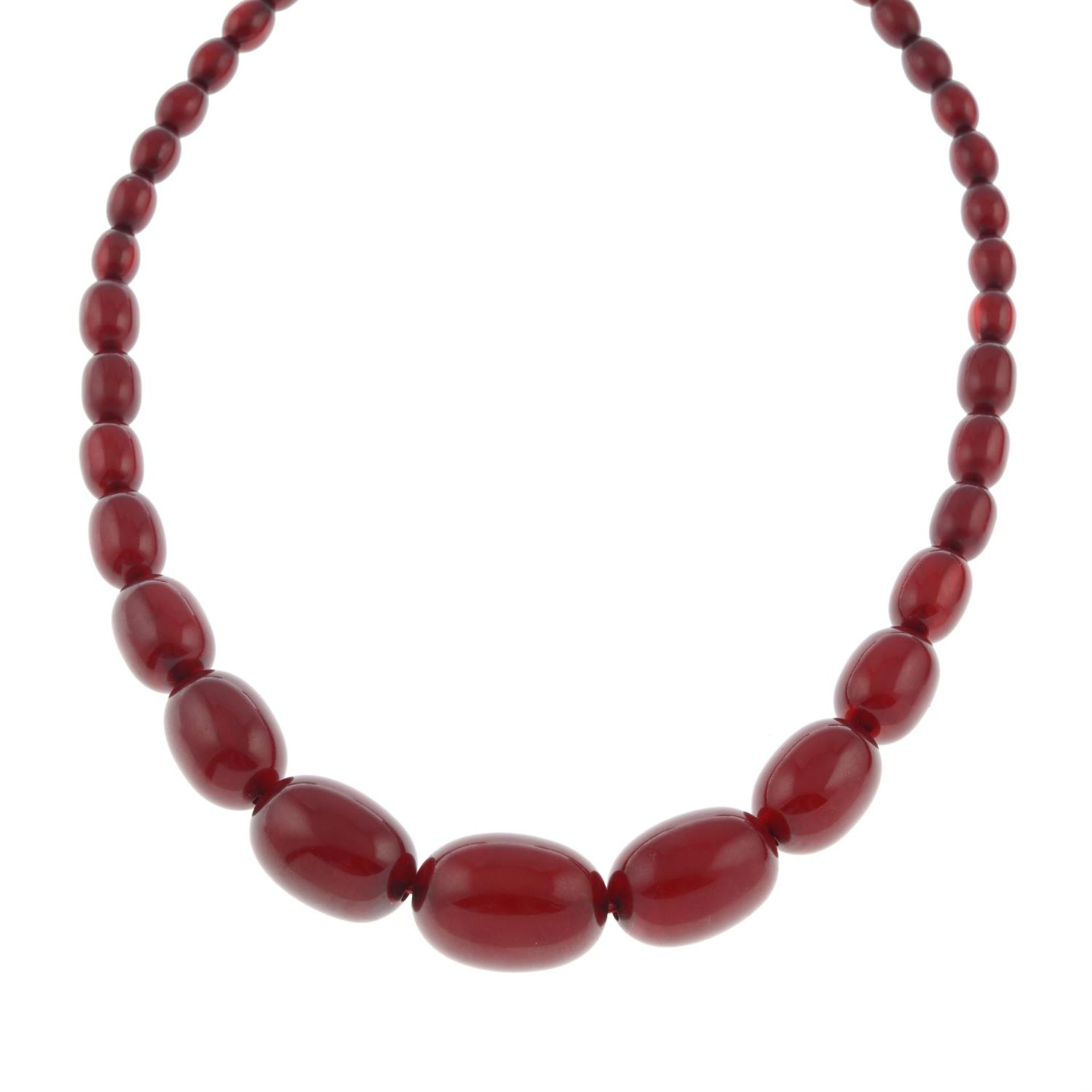 A graduated bakelite single-strand necklace.