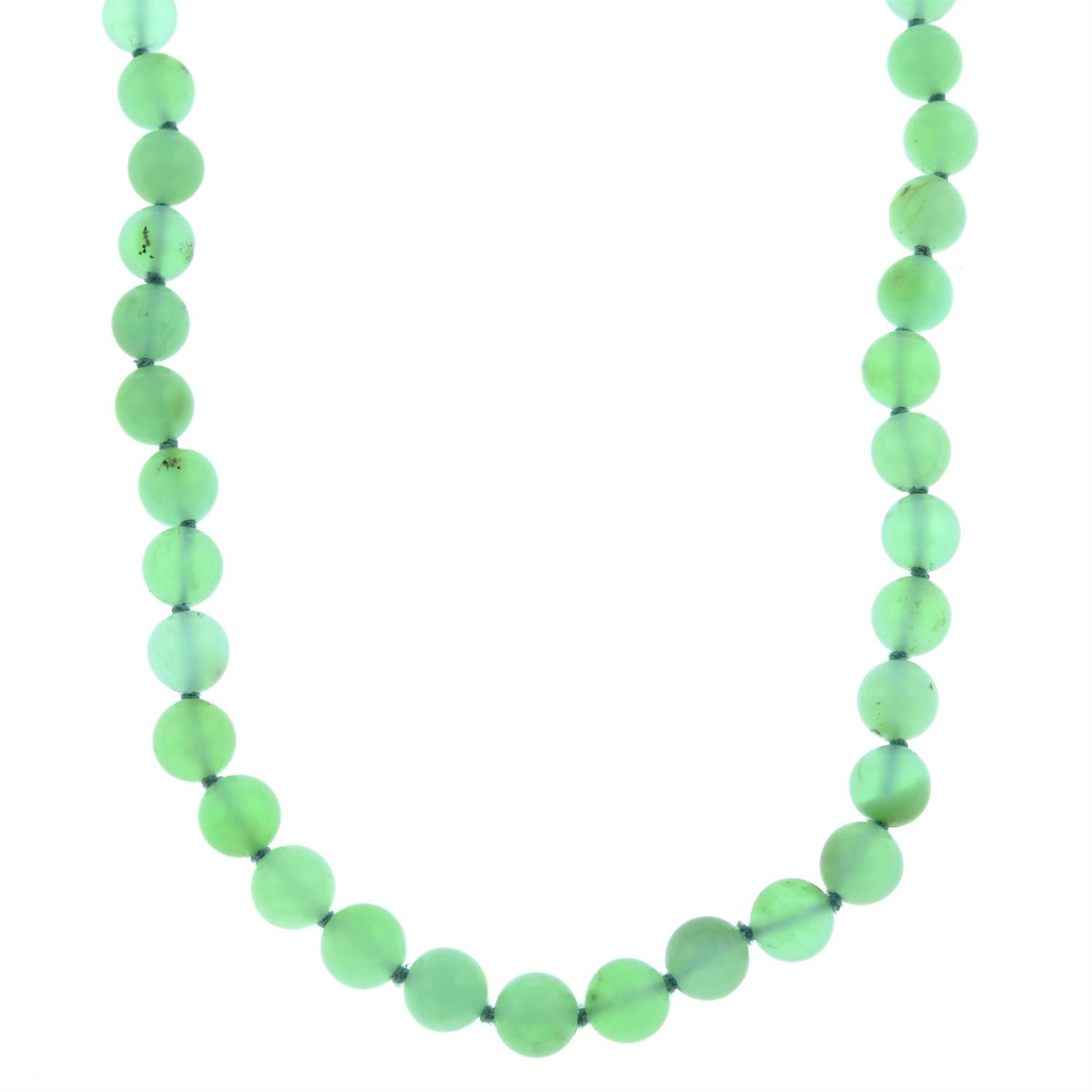 A chrysoprase quartz bead single-strand necklace.