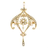 An Edwardian 9ct gold split pearl foliate pendant/brooch.