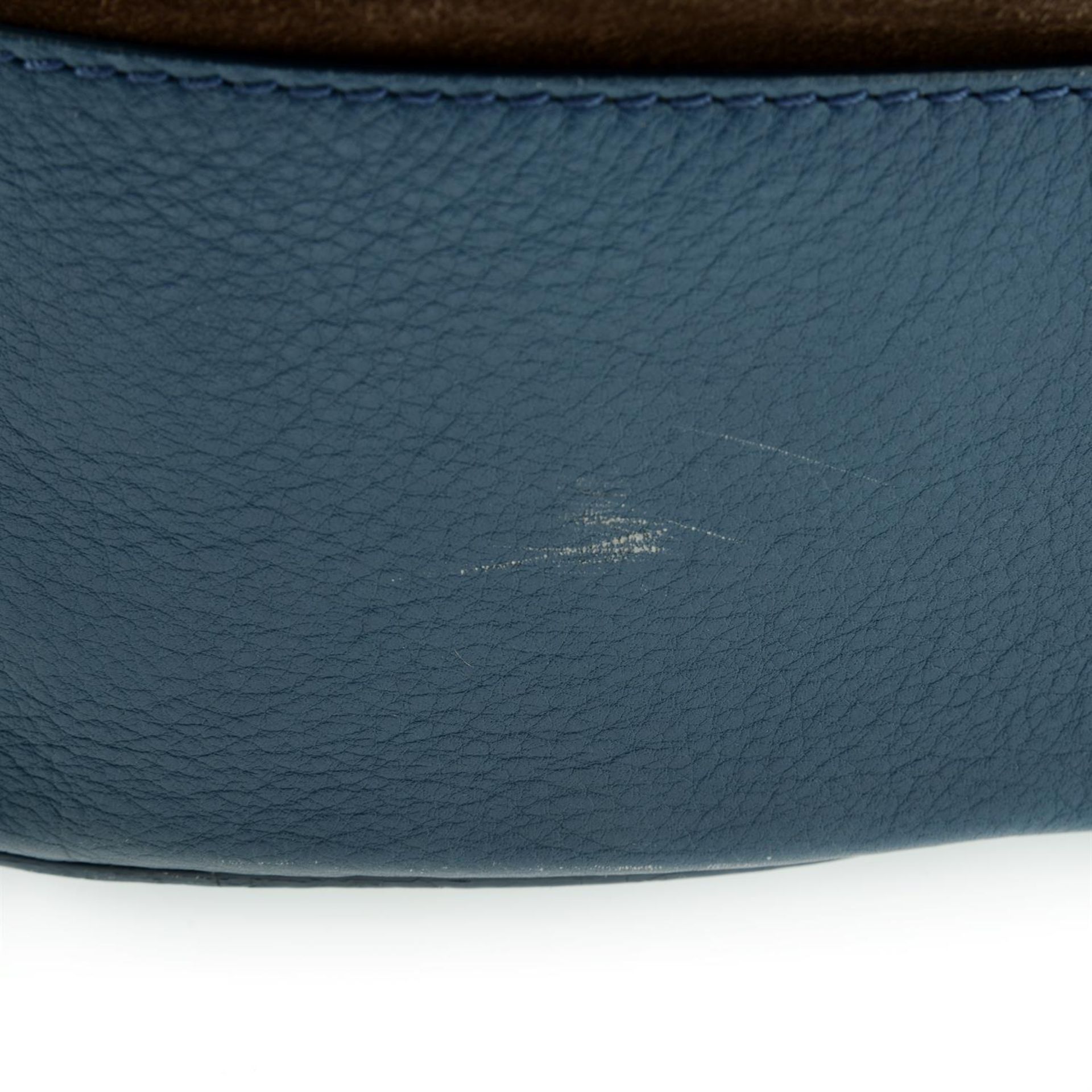 BALLY - a suede and leather bucket bag. - Image 5 of 5