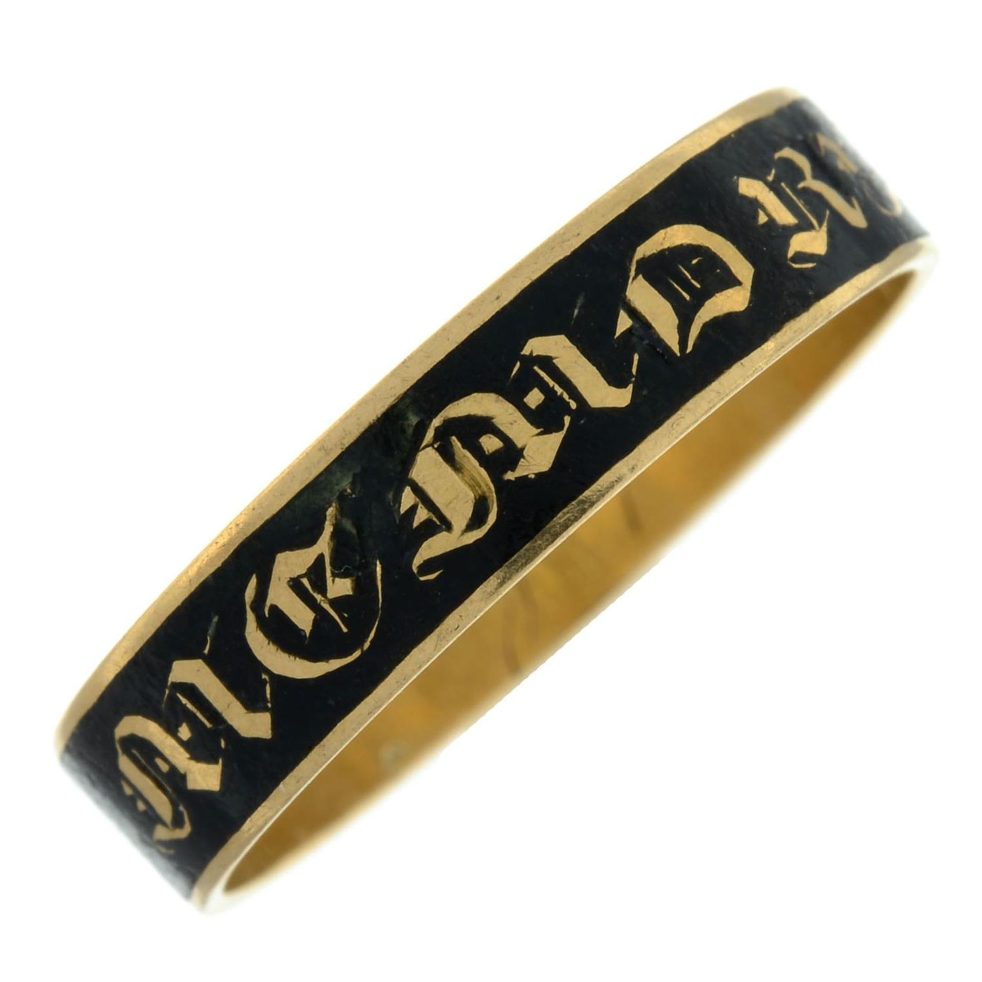 A Georgian 18ct gold black enamel 'In Memory Of' band ring. - Image 2 of 7