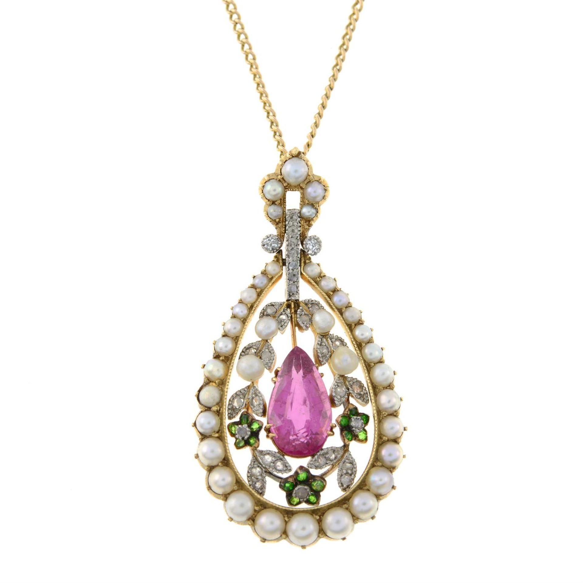 An Edwardian gold pink tourmaline, green garnet, seed pearl and rose-cut diamond openwork drop - Bild 2 aus 5