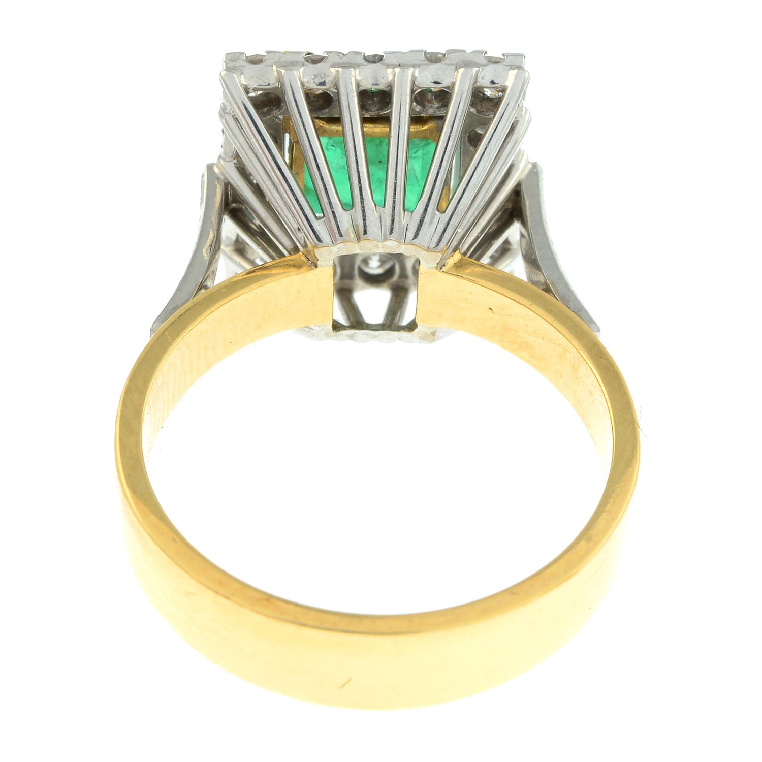 Emerald & diamond ring. - Image 2 of 2