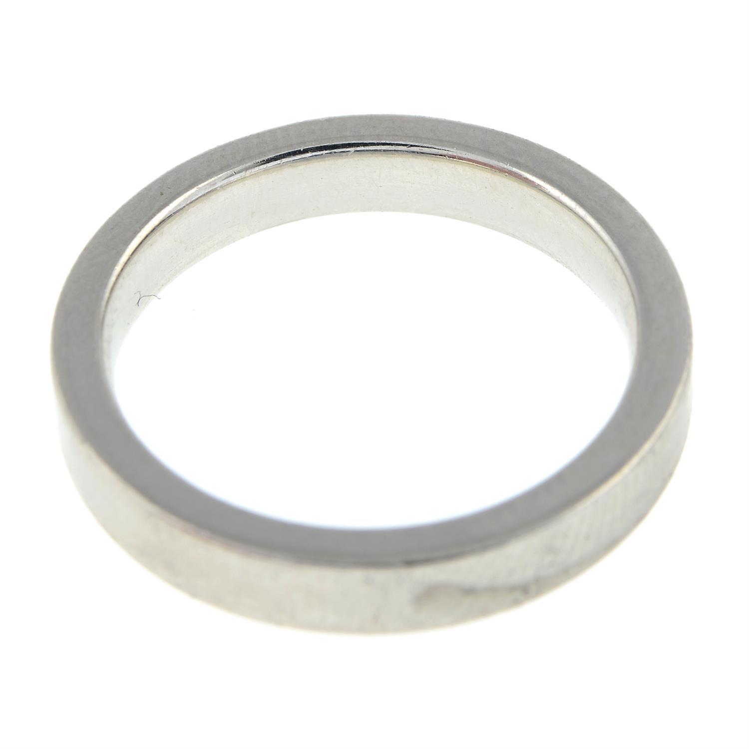 Platinum diamond five-stone band ring - Image 2 of 2