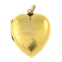 Early 20th century 15ct gold heart locket pendant