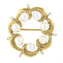 9ct gold cultured pearl & diamond wreath brooch