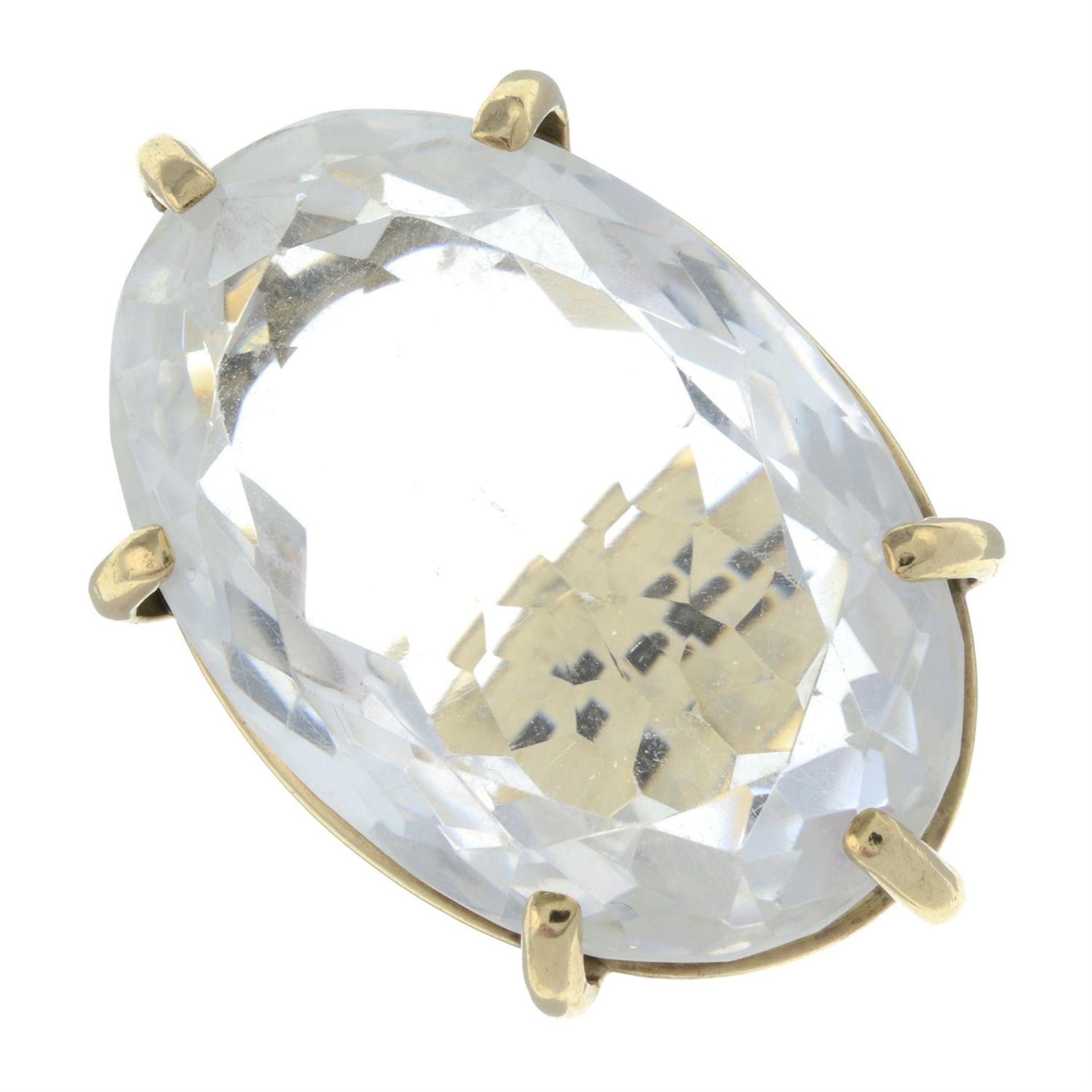 9ct gold quartz single-stone ring.