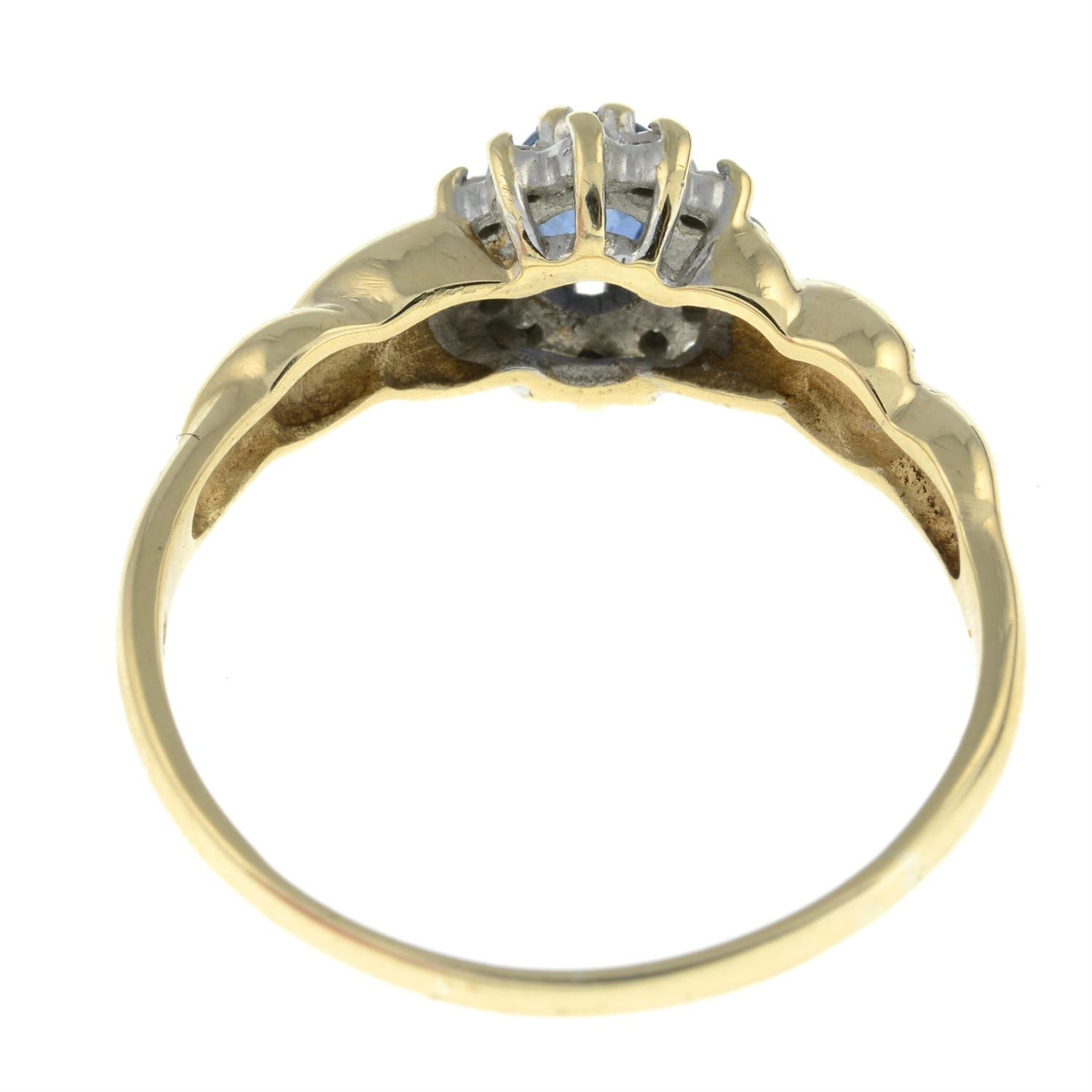 9ct gold sapphire & diamond ring - Bild 2 aus 2