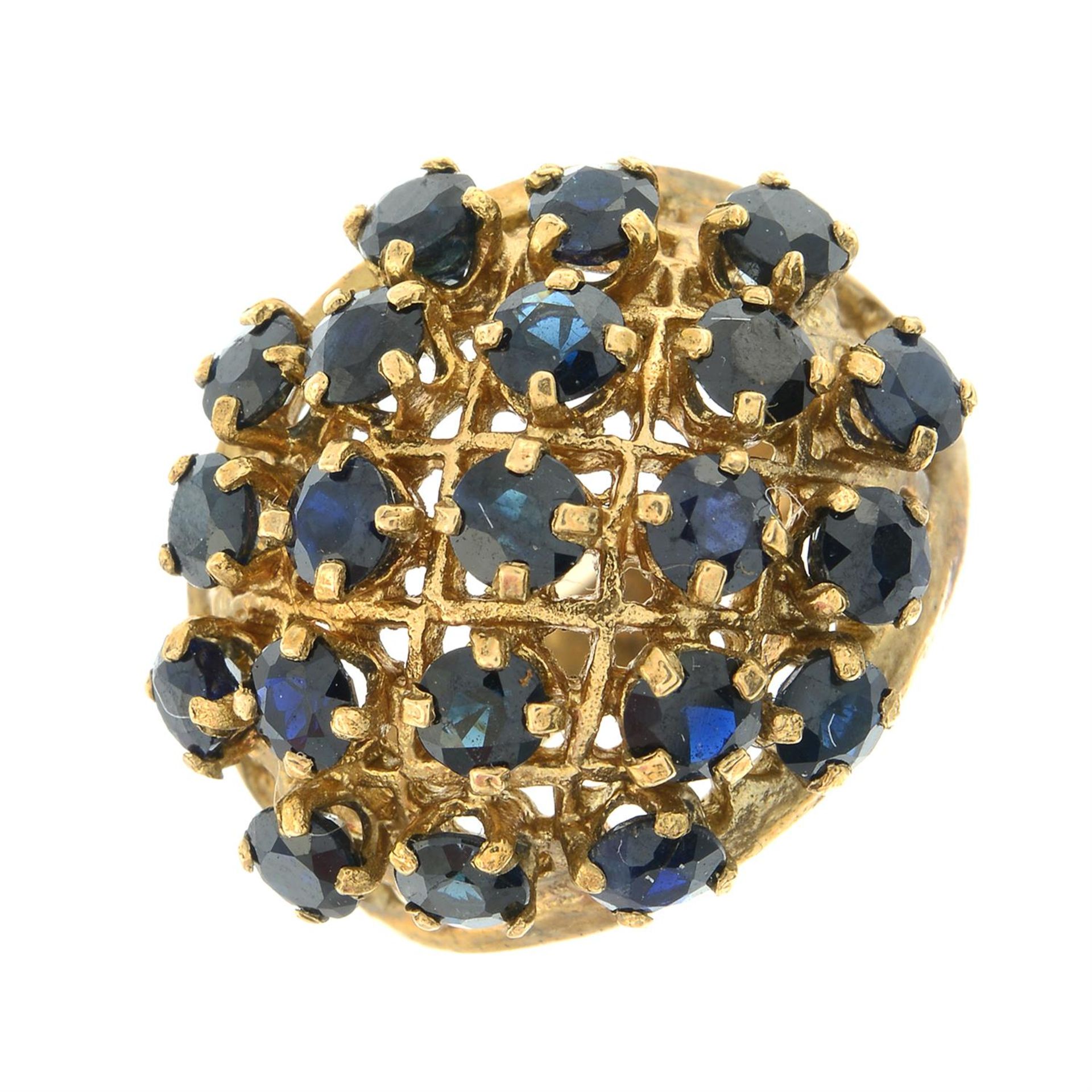 9ct gold sapphire ring.