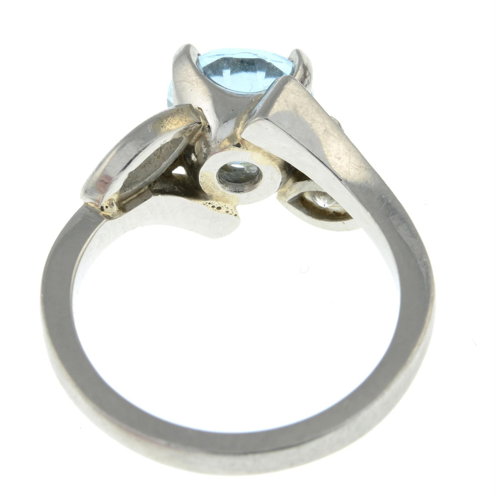 Platinum aquamarine & diamond ring. AF. - Bild 2 aus 3