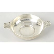 An Edwardian silver quaich style dish.