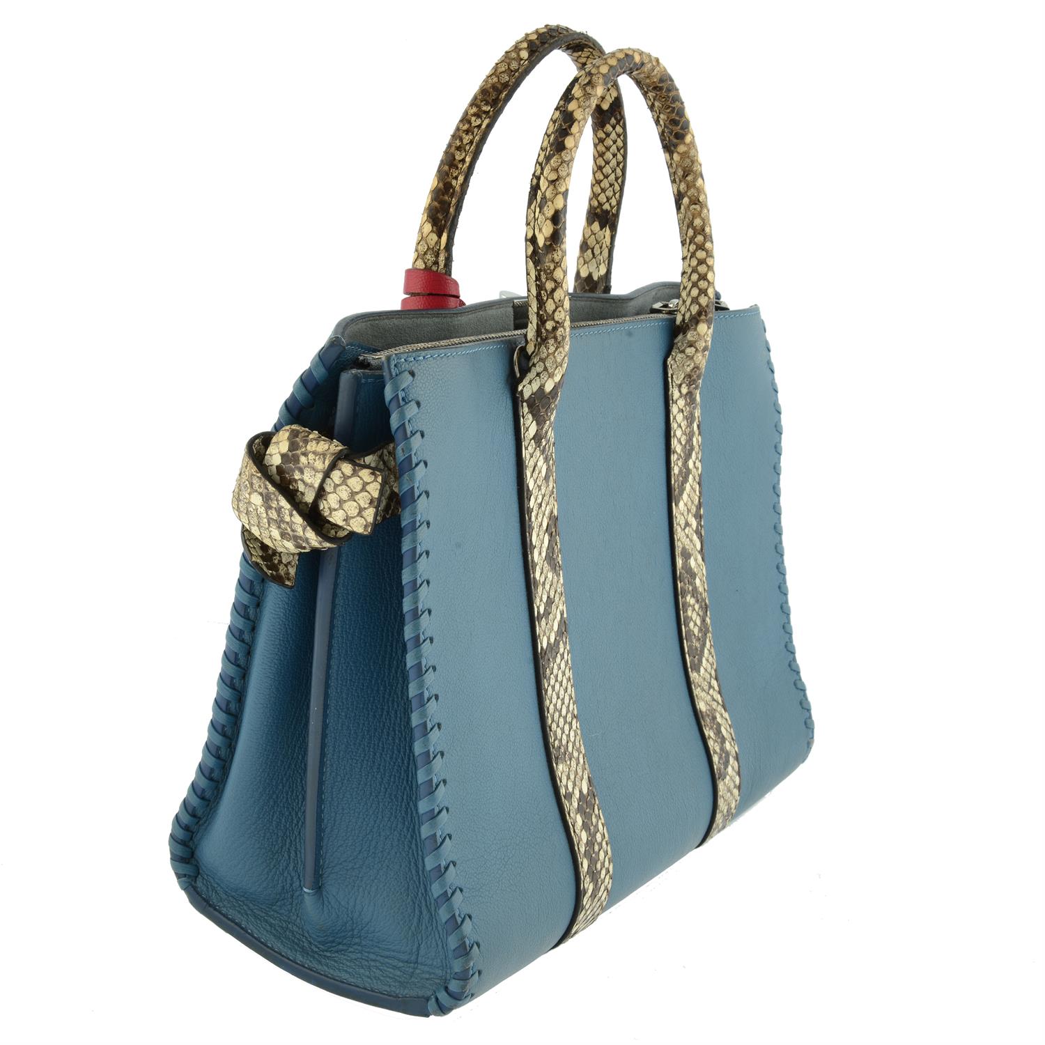 Louis Vuitton - Bleu Glacier Cuir Plume Very tote. - Image 3 of 4