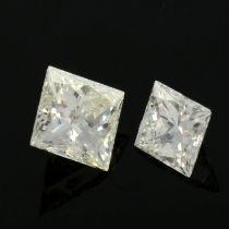 Two square-shape diamonds, 0.61ct