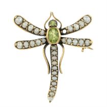 9ct gold peridot & split pearl dragonfly brooch