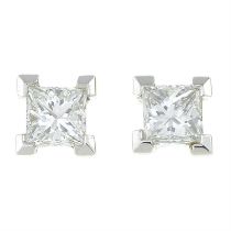 18ct gold diamond stud earrings