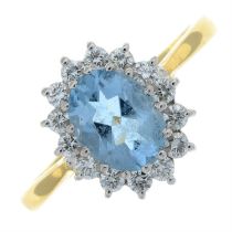 18ct gold aquamarine & diamond cluster ring.