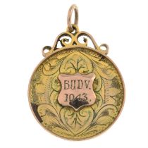 Late Victorian 9ct gold medallion pendant