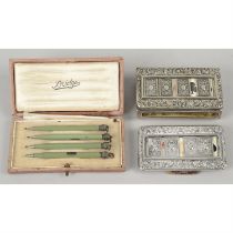 Edwardian silver 'Trumps' marker & matchbox cover; plus cased Bridge pencils.