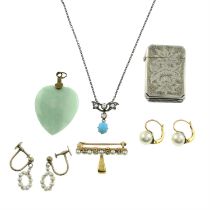 Selection of jewellery