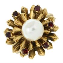 9ct gold cultured pearl & garnet ring