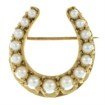 9ct gold split pearl horseshoe brooch