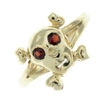 9ct gold skull & crossbones ring, with garnet eyes