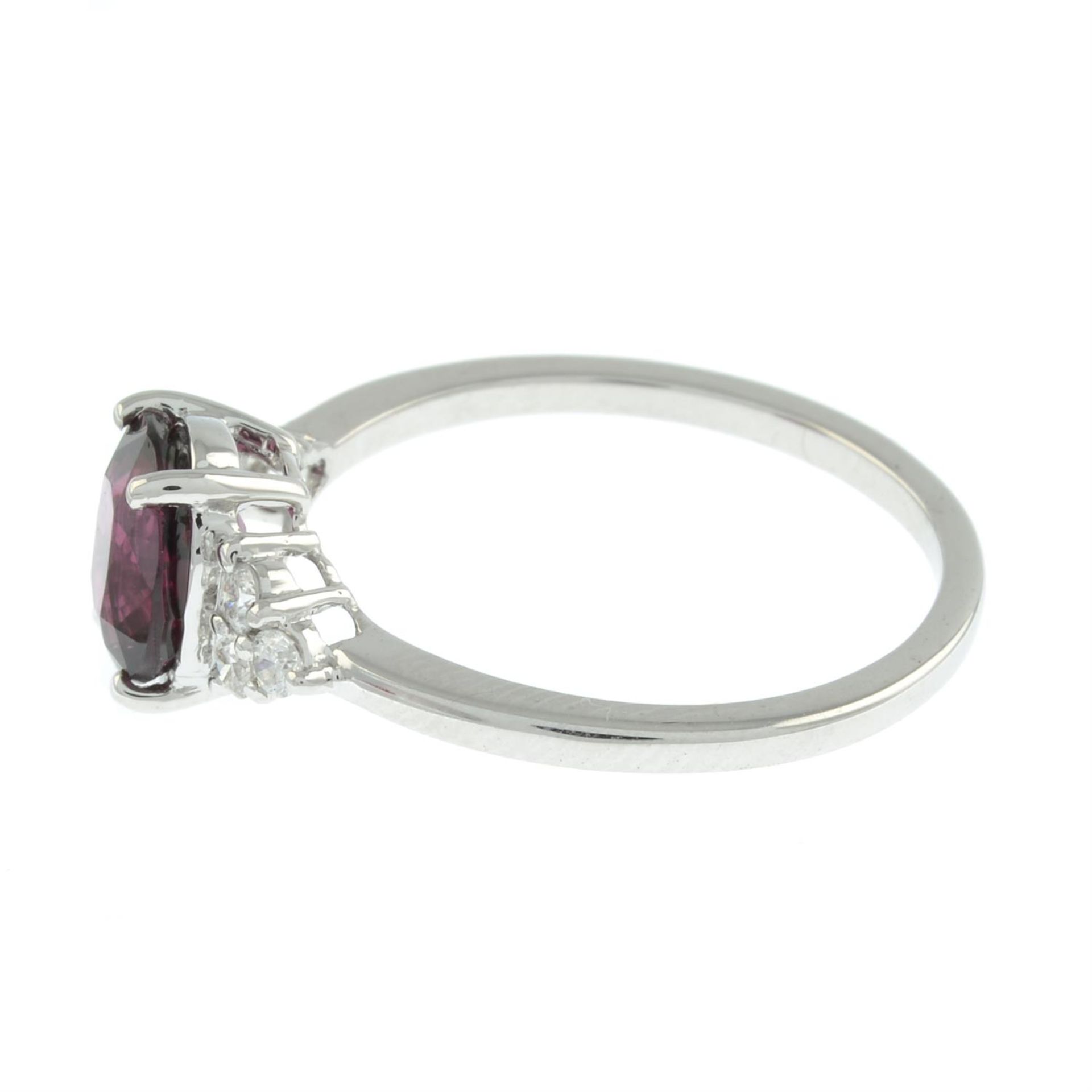 Red spinel and diamond ring - Image 4 of 5