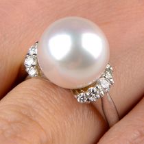 Cultured pearl & diamond ring