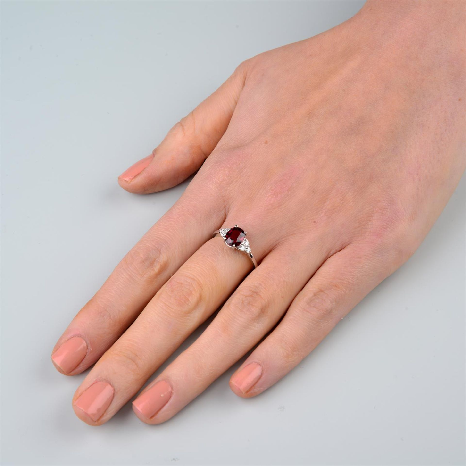 Red spinel and diamond ring - Image 5 of 5