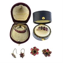 Assorted garnet jewellery