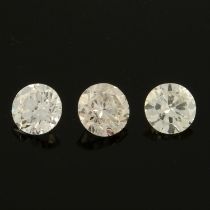 Three brilliant-cut diamonds, 1.10ct