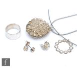 Sarah Stafford Jewellery - A collection of jewellery to include a silver woven wire pendant on