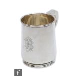 A hallmarked silver pint tankard with initials engraved to front, weight 9oz, height 11.5cm,