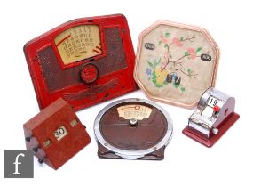 Various makers - A collection of 1930s-50s desk calendars, to include three Calendox examples, and