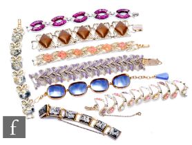 Unknown - Eight assorted vintage costume jewellery bracelets of varying form to include two