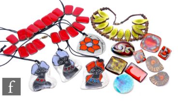 Various - A collection of assorted Danish vintage jewellery formed from clay with colour glaze