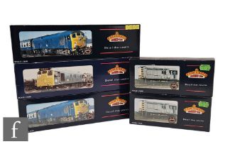 Five OO gauge Bachmann BR diesel locomotives, 32-101 08 Shunter green D3729, 32-100 08 Shunter green