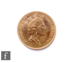 Elizabeth II - A five pound coin or Quintuple sovereign, 1992, weight 40g.