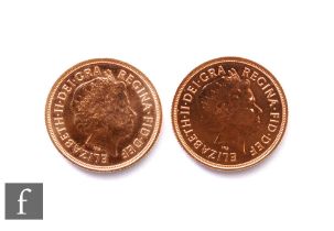 Elizabeth II - Two sovereigns, 2013 and 2015. (2)