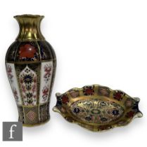 A Royal Crown Derby 'Old Imari' 1128 pattern vase and trinket dish, vase height 18cm, dish 13cm